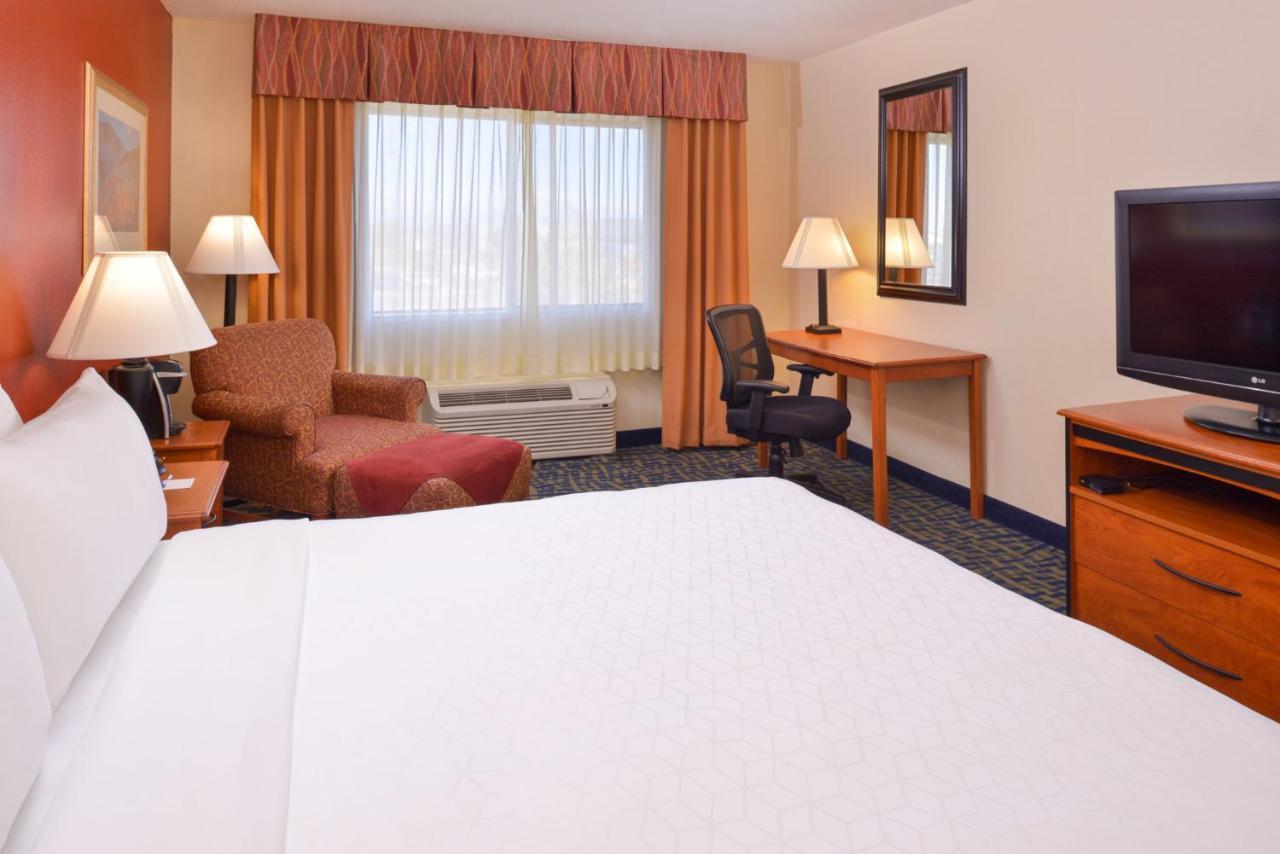 Holiday Inn Express & Suites Alamosa By Ihg Exterior photo