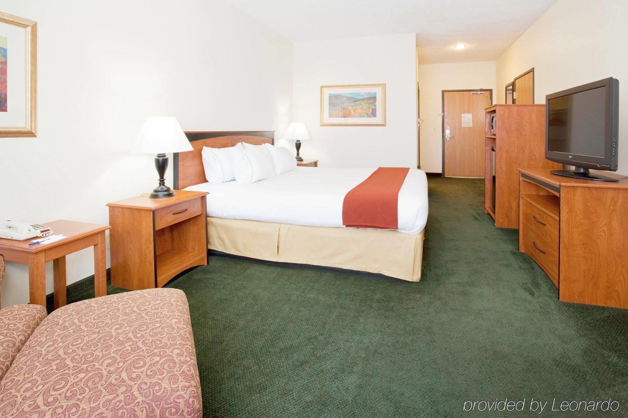 Holiday Inn Express & Suites Alamosa By Ihg Room photo